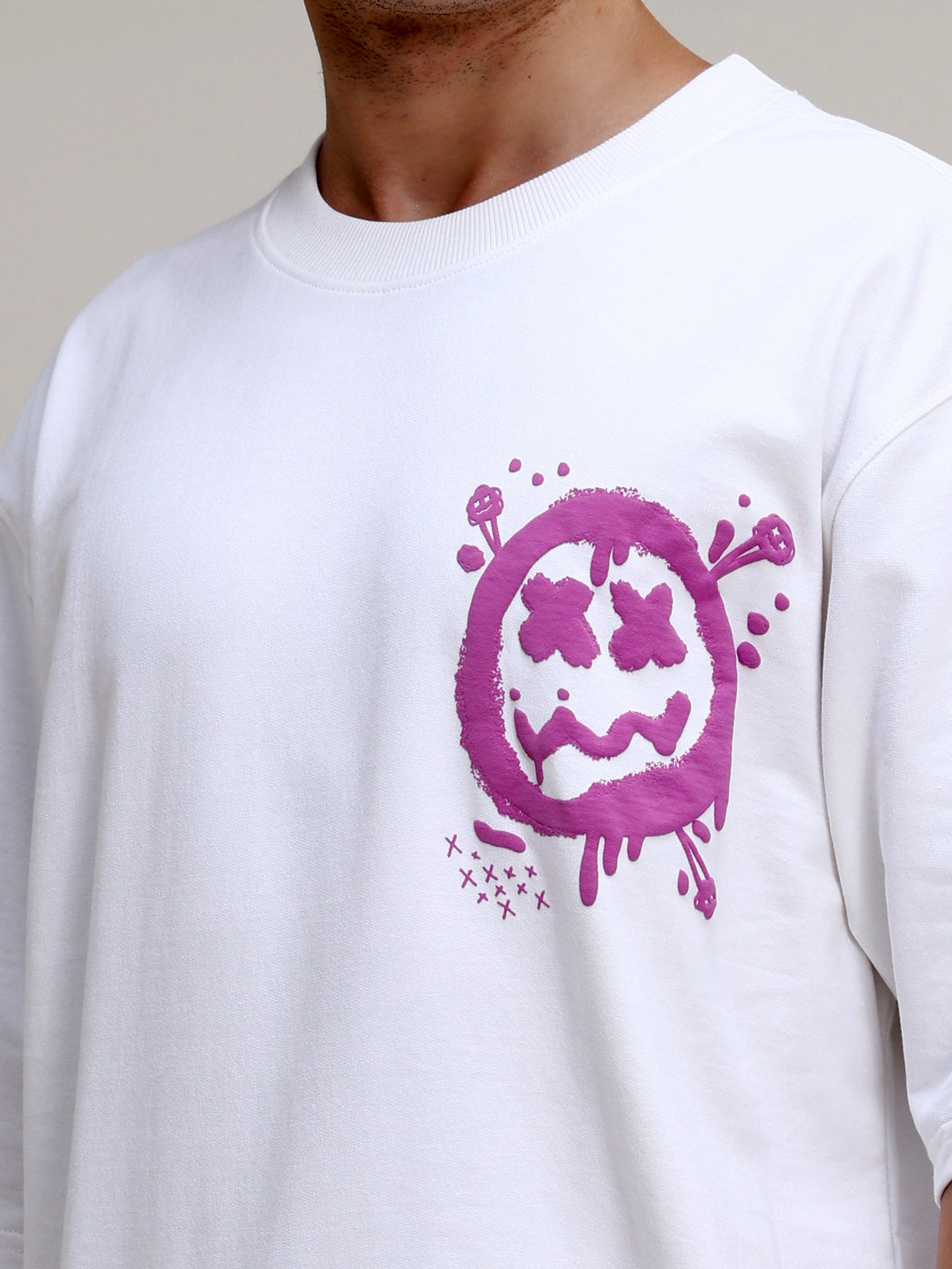 WHITE GRAFFITI SMILEY OVERSIZED T-SHIRT