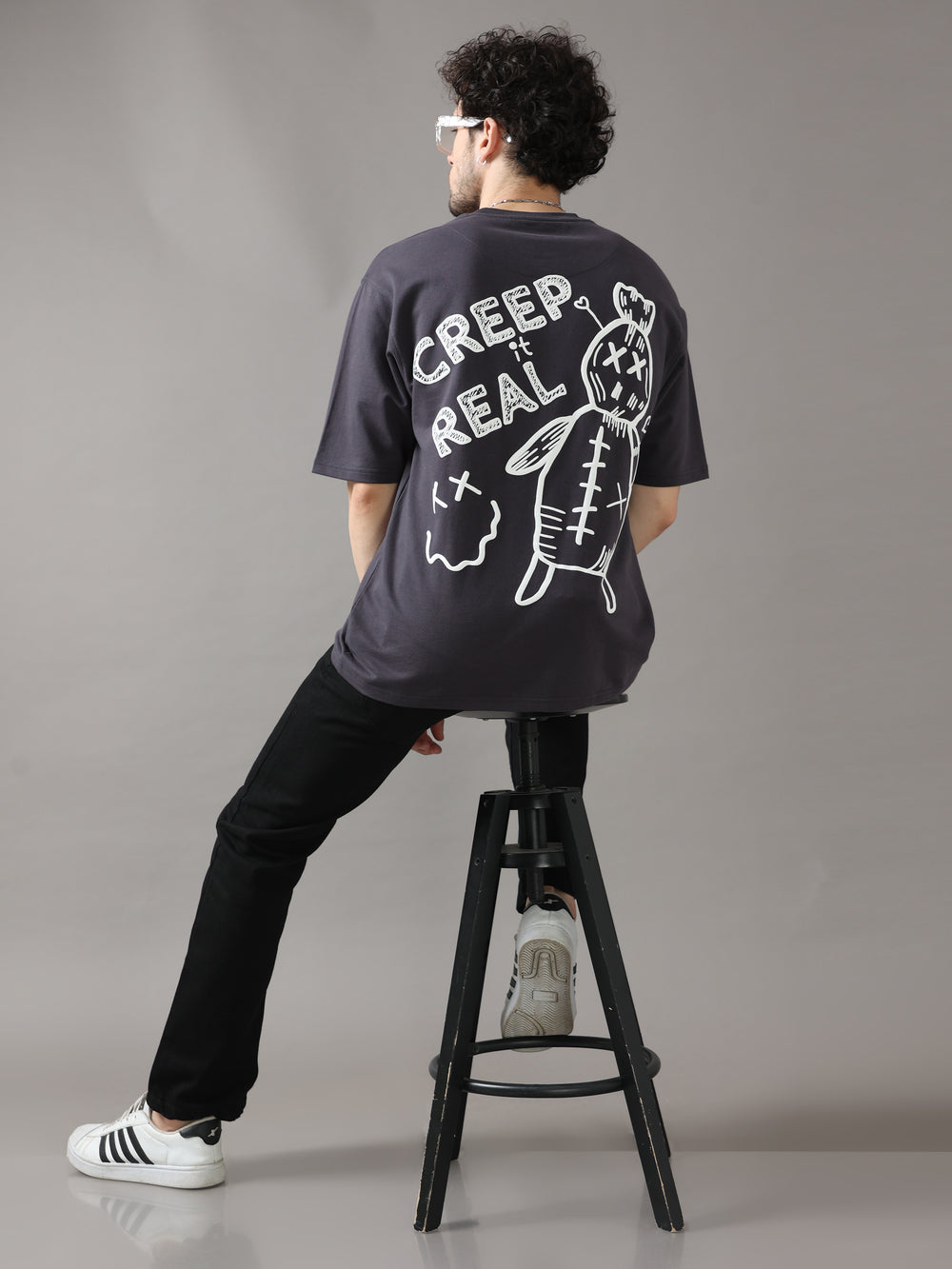 VUDUBLACK CREEP IT REAL OVERSIZED T-SHIRTOversized Fit