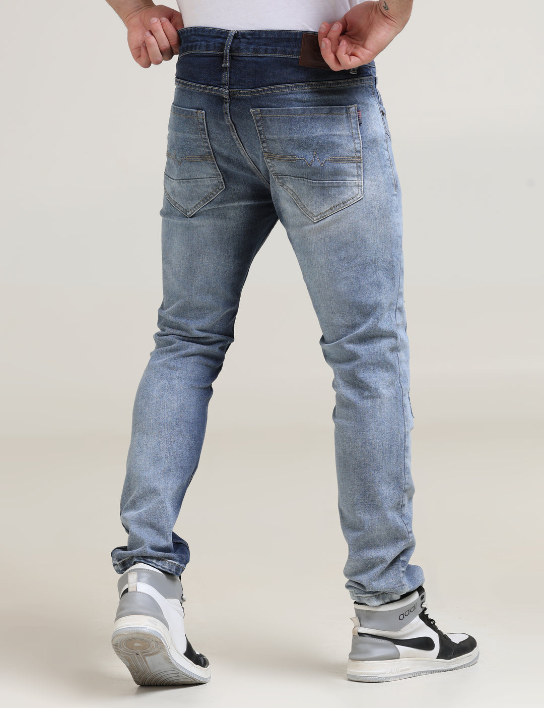 VUDUDISTRESSED FRAY INDIGO JEANSAnkle Slim Fit