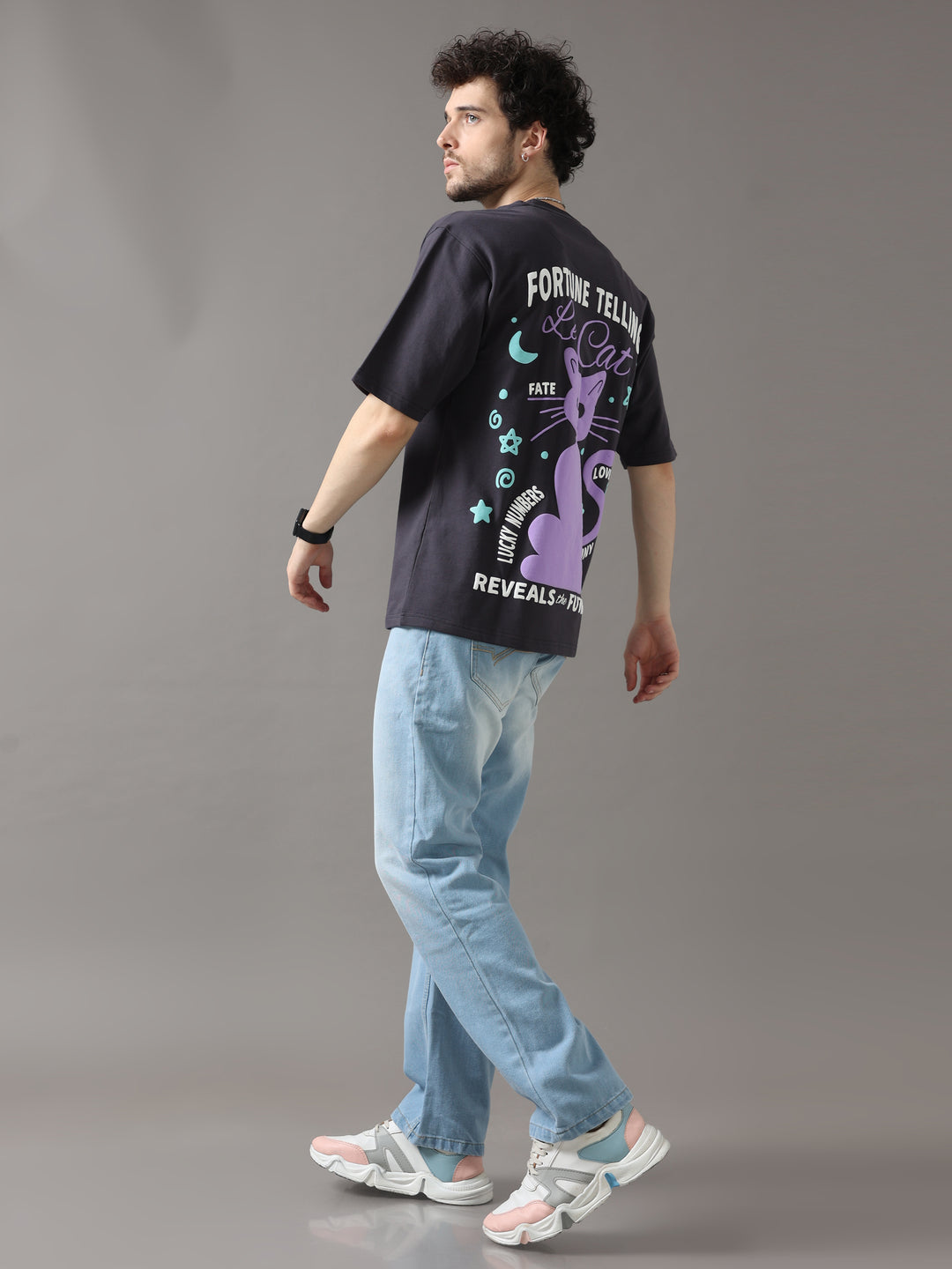 VUDUFORTUNE CAT BLACK OVERSIZED T-SHIRTOversized Fit