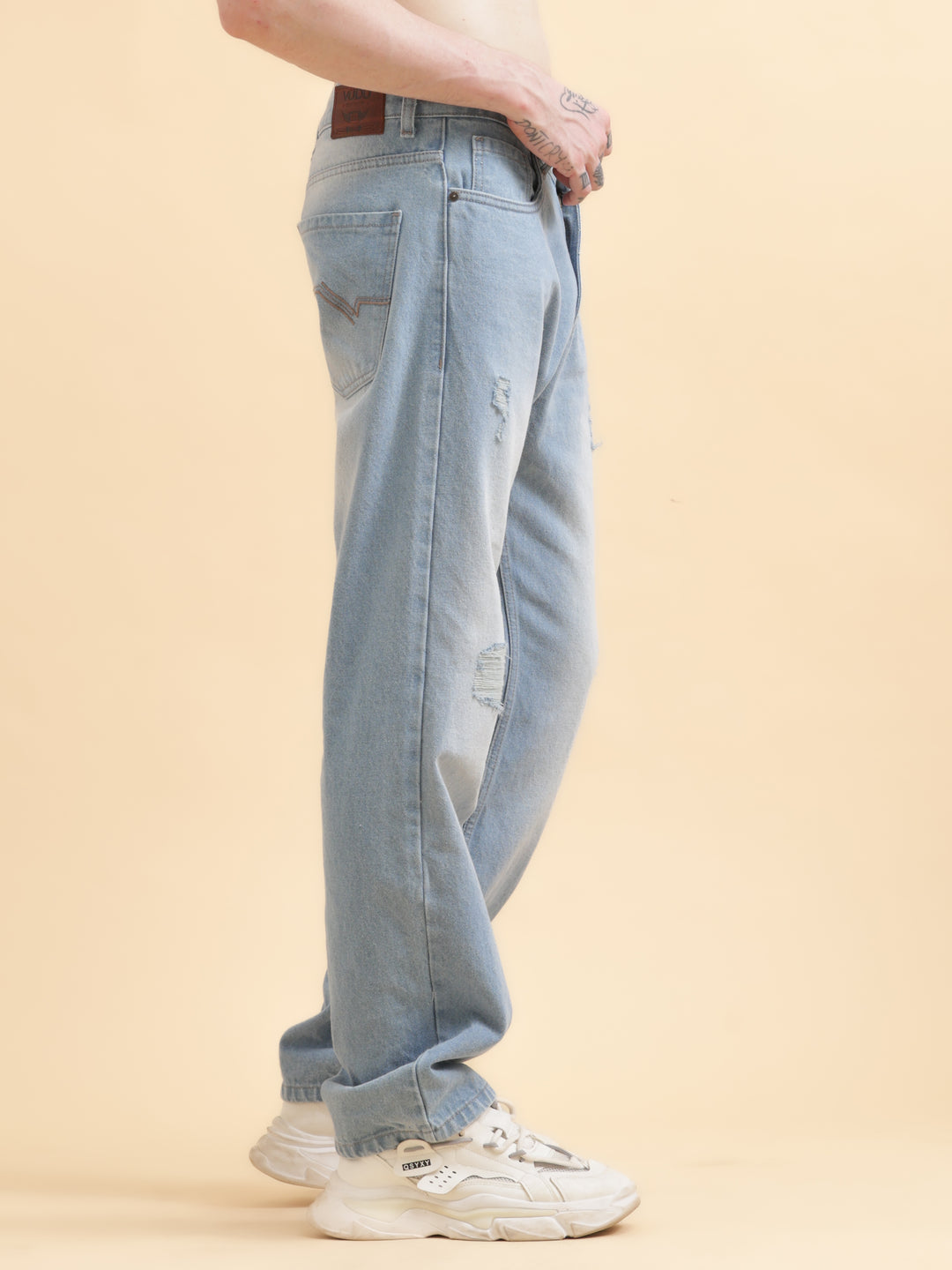 VUDULight Wash Distressed DenimComfort Fit