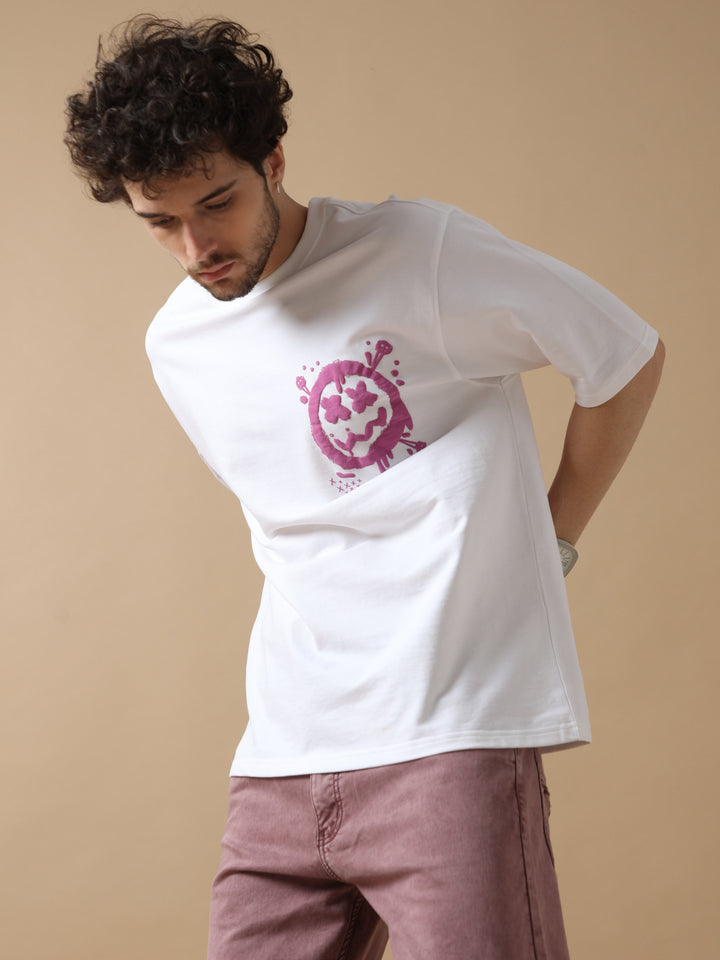 VUDUWHITE GRAFFITI SMILEY OVERSIZED T-SHIRTOversized Fit