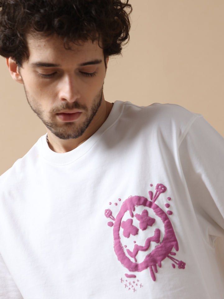 VUDUWHITE GRAFFITI SMILEY OVERSIZED T-SHIRTOversized Fit